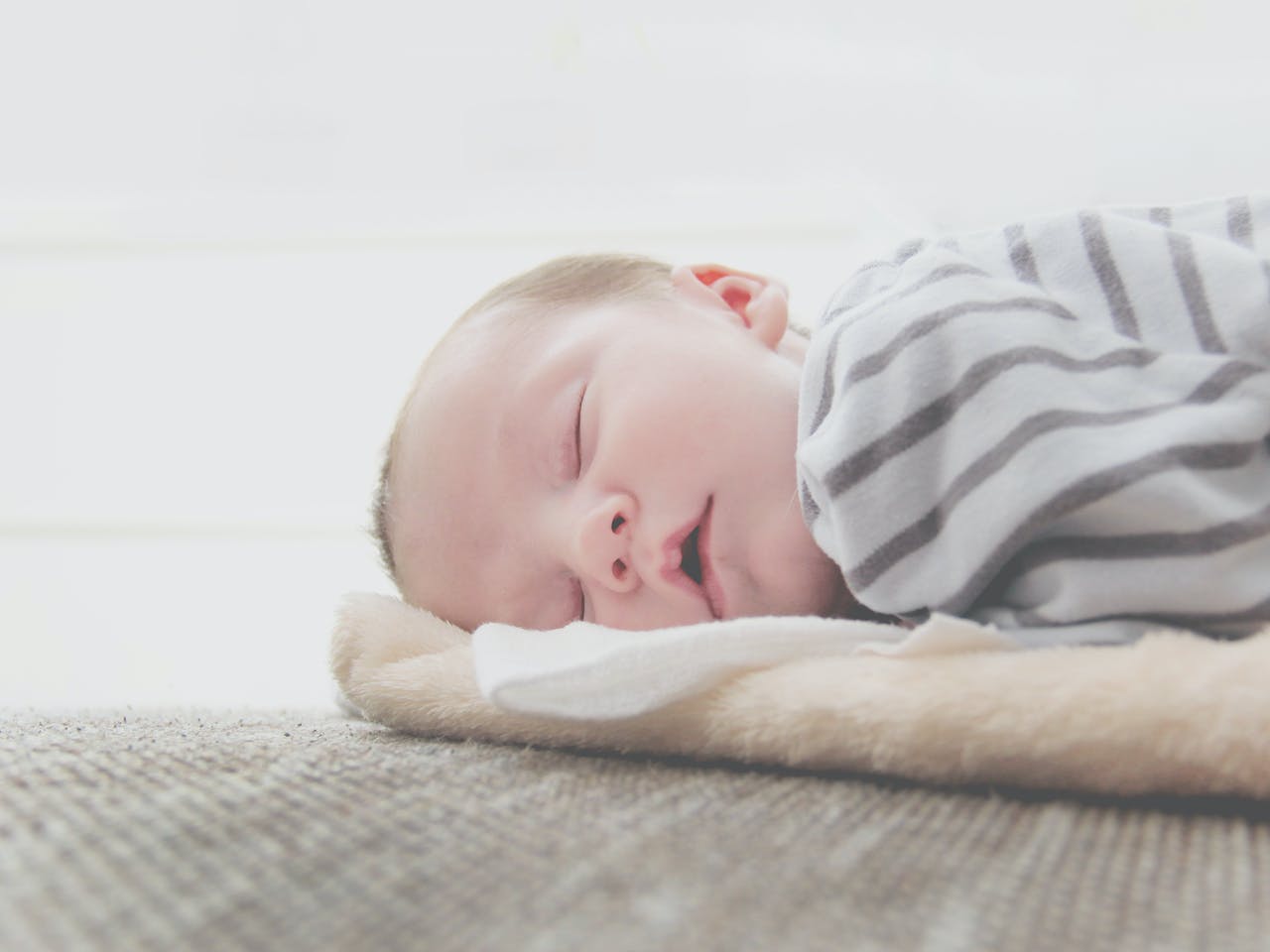¿Cuáles son los patrones de sueño en un bebé?